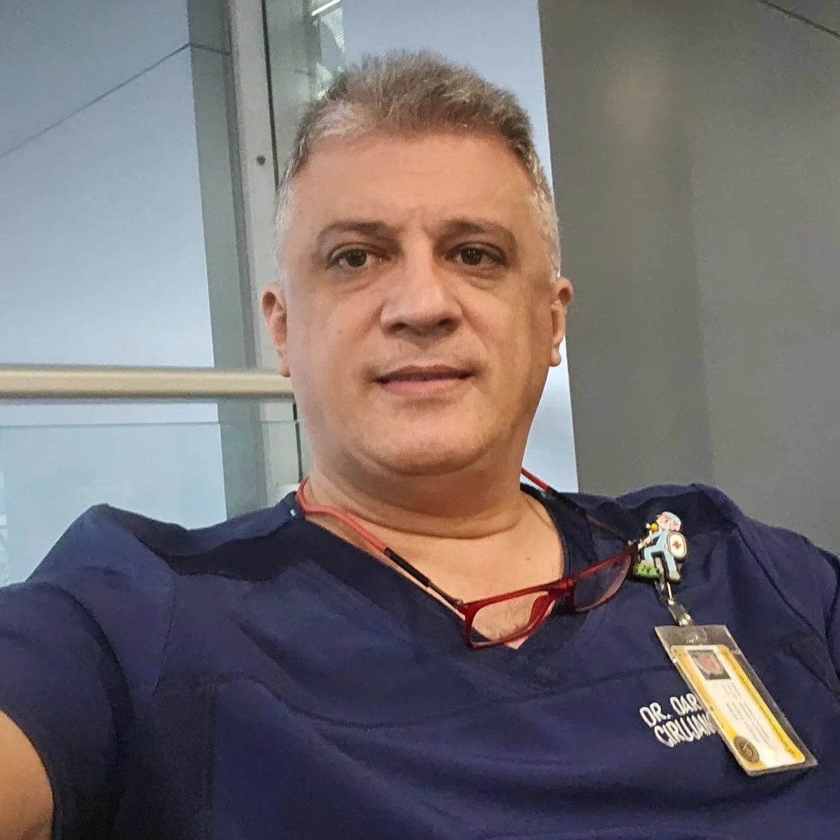 Dr. Dario Lautaro Suarez O.